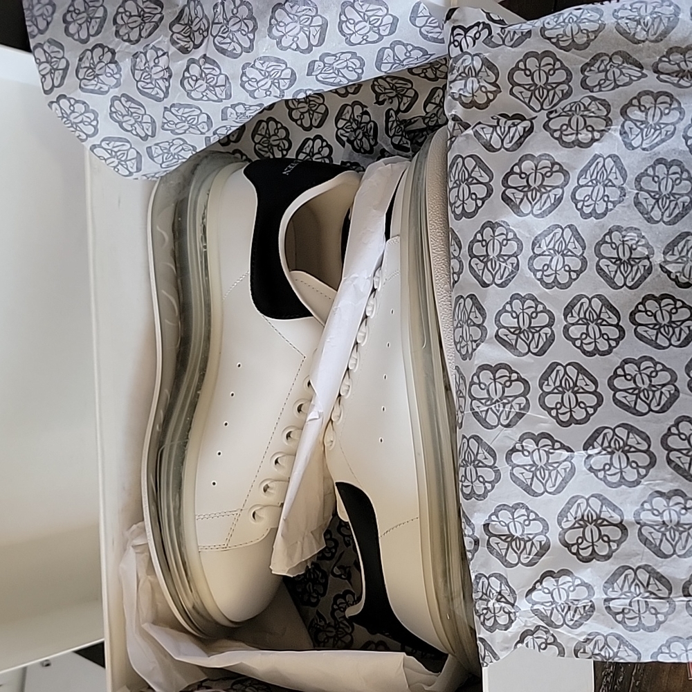 Women's Oversized Sneaker in White/black - Picture 7 of 10